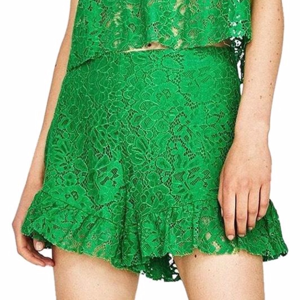 ZARA RUFFLED LACE SHORTS